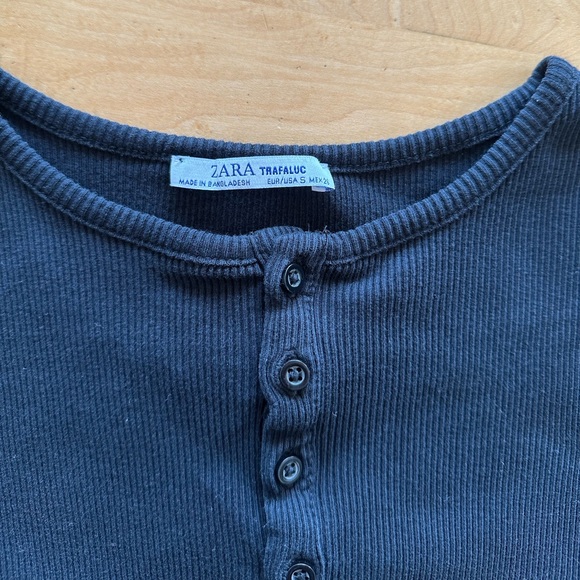 Zara Ribbed Long Sleeve - Picture 2 of 3